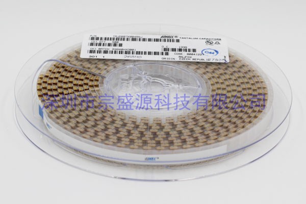 AVX钽电容 687G 7343-31 4V 680UF D型